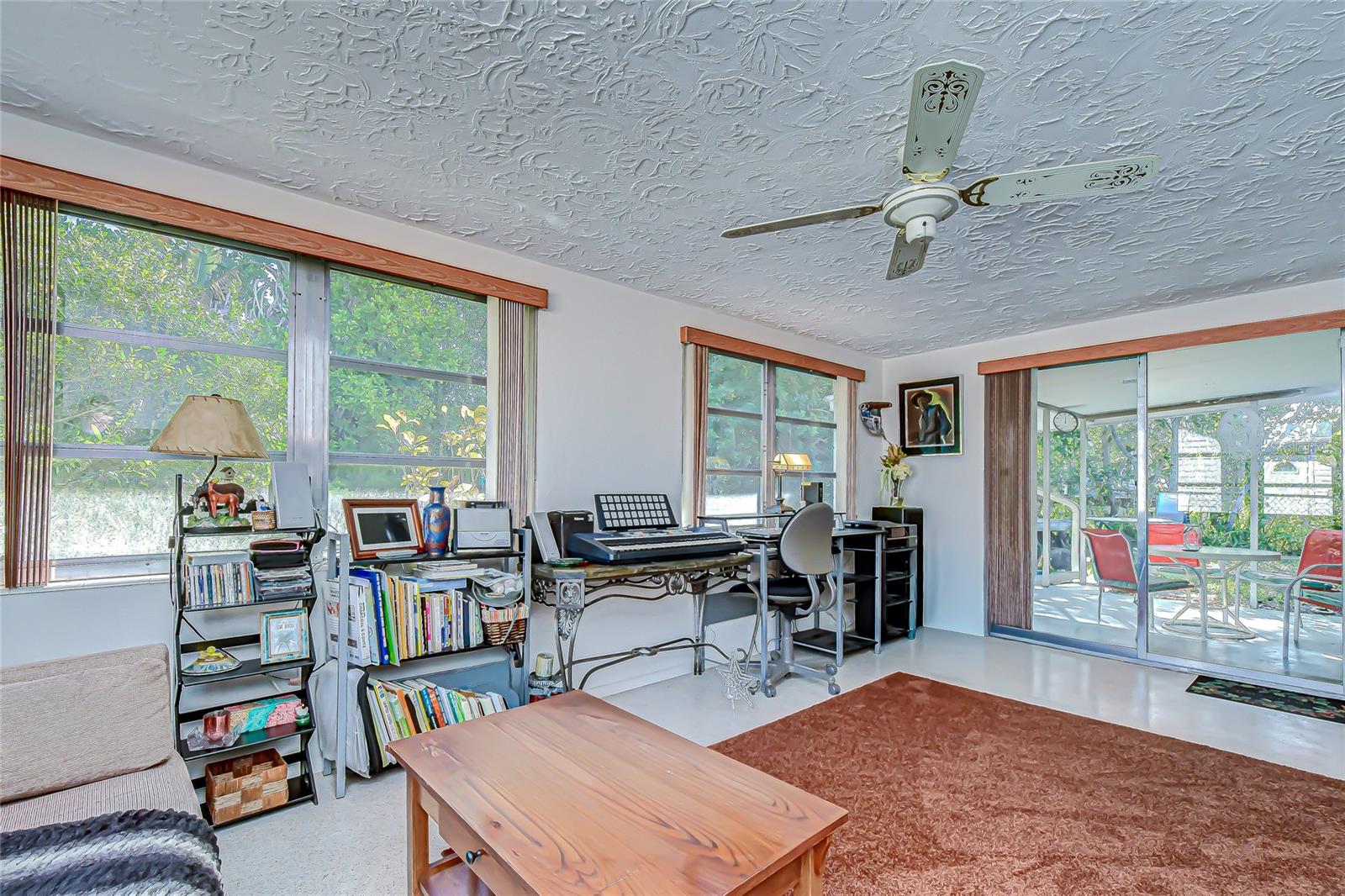2128 SHANNON DR — photo 12