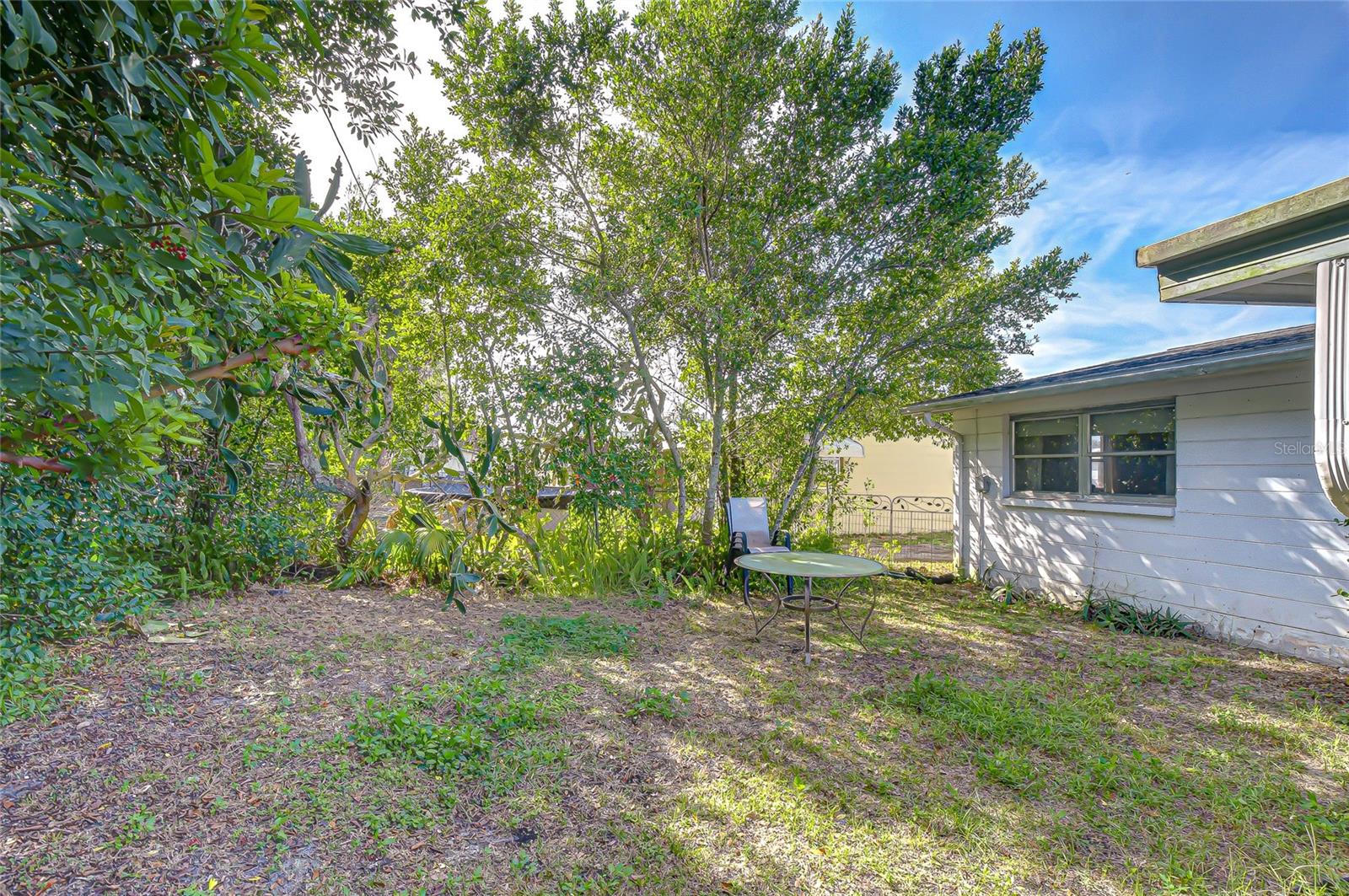 2128 SHANNON DR — photo 21
