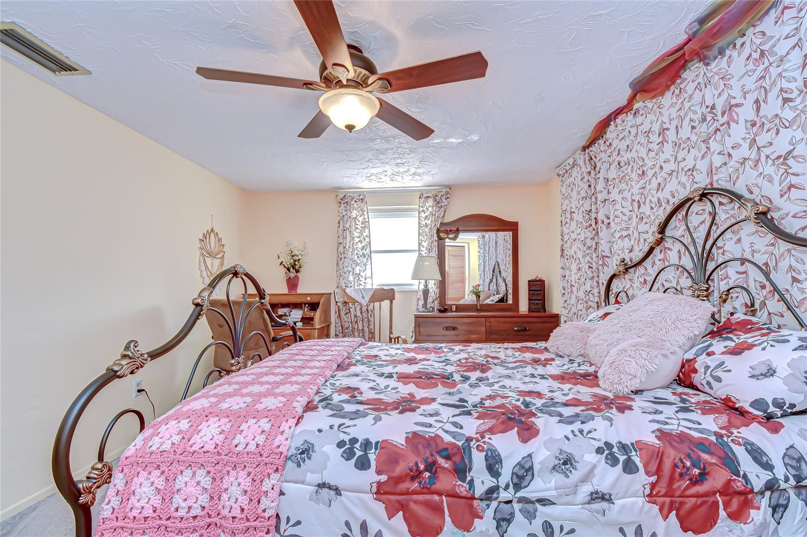 2128 SHANNON DR — photo 15