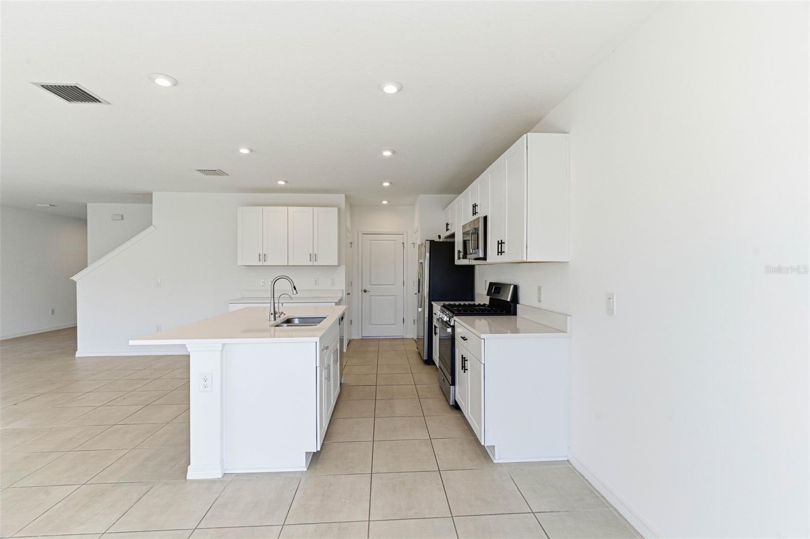 5905 LAURELCREST GLN — photo 11