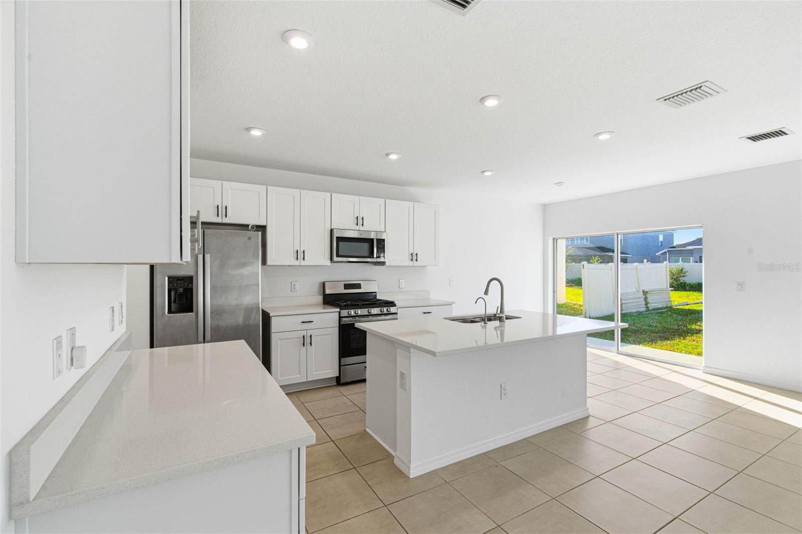 5905 LAURELCREST GLN — photo 13