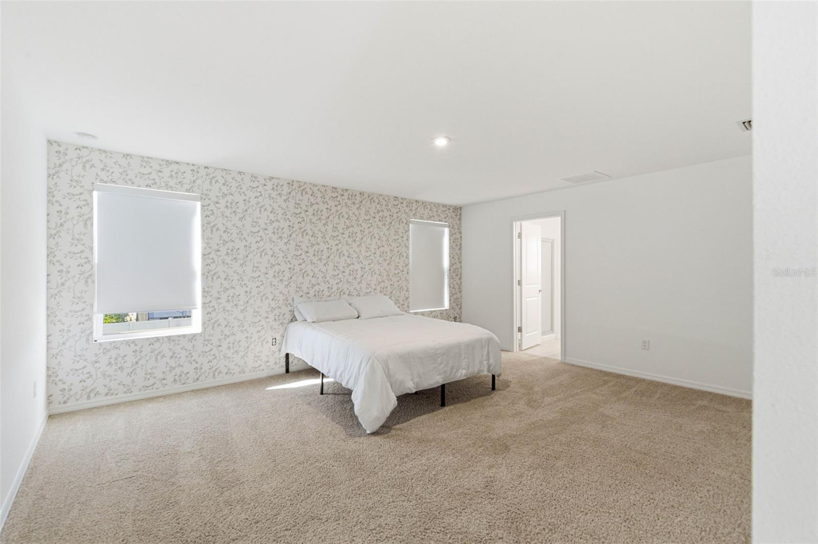 5905 LAURELCREST GLN — photo 18