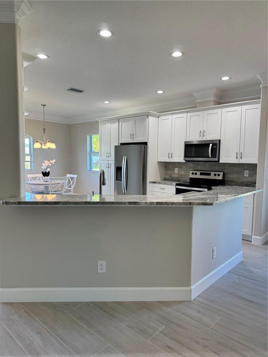 720 REDBUD CT — photo 12
