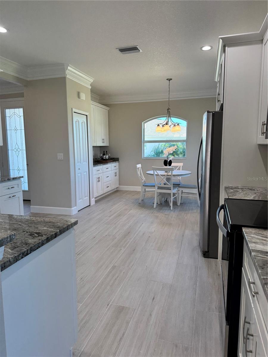 720 REDBUD CT — photo 14
