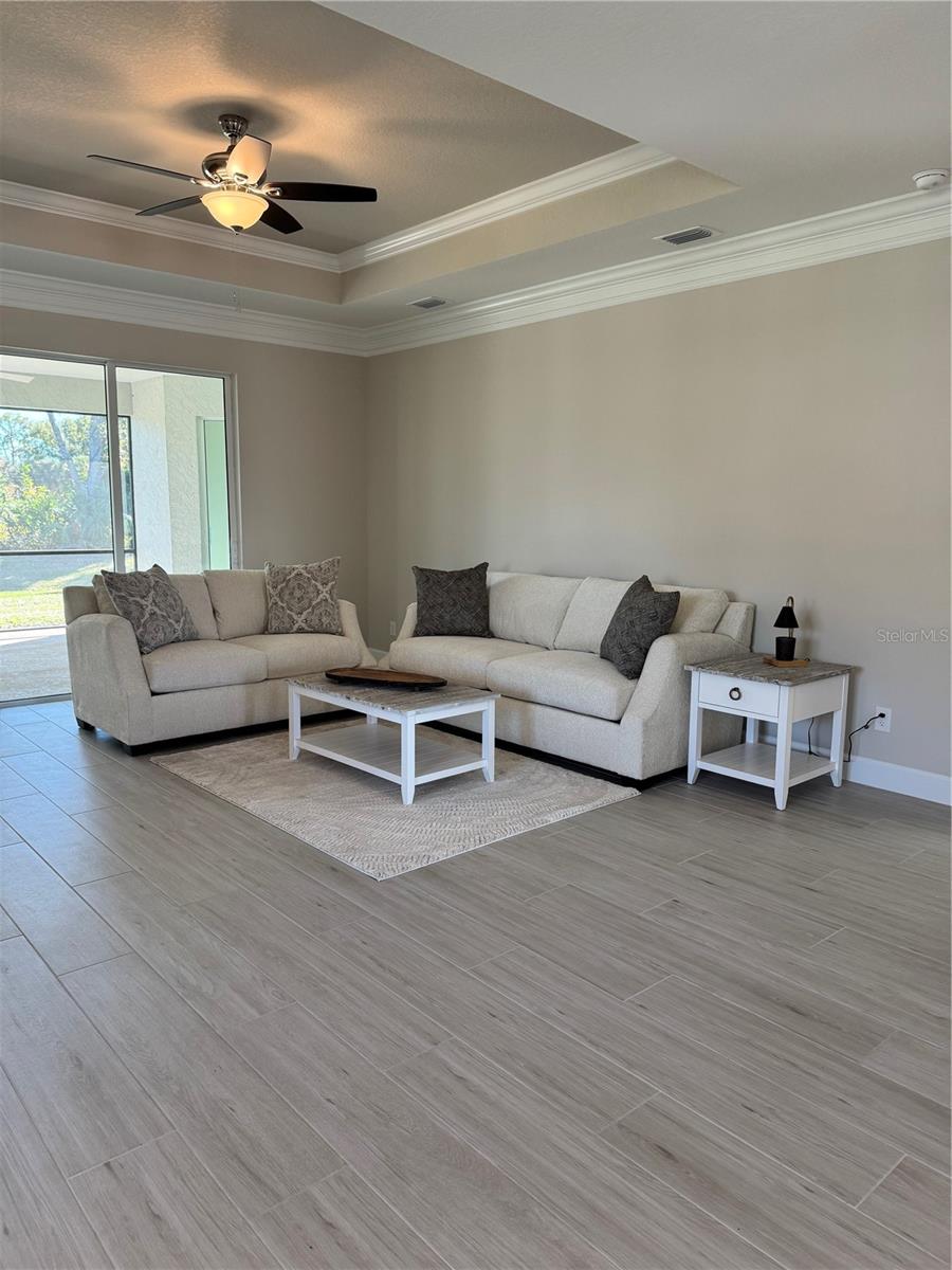 720 REDBUD CT — photo 8
