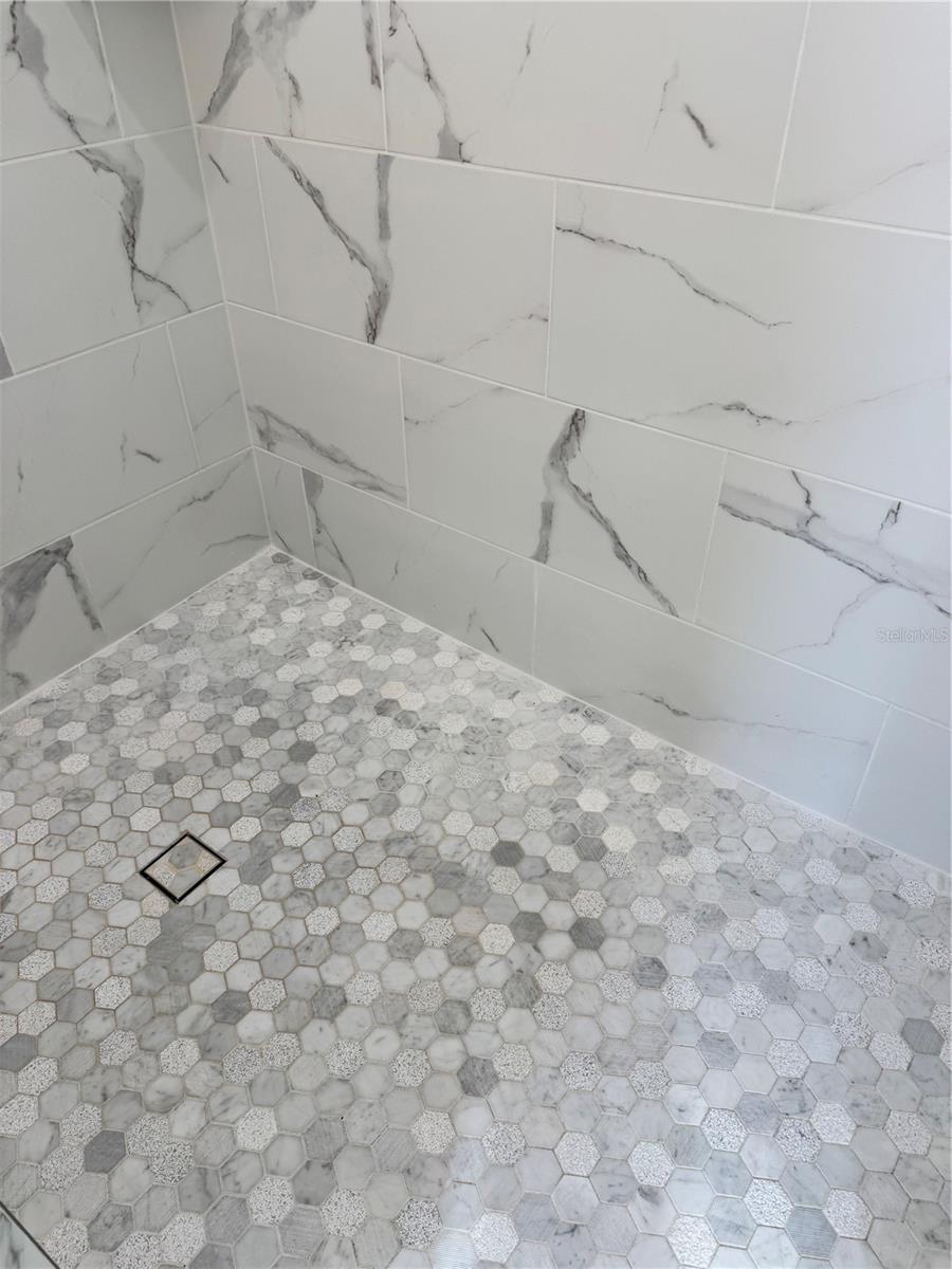 720 REDBUD CT — photo 35