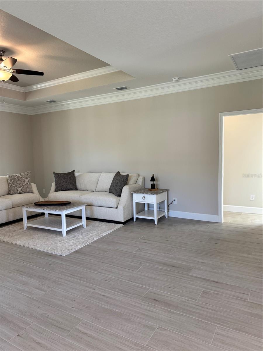 720 REDBUD CT — photo 9