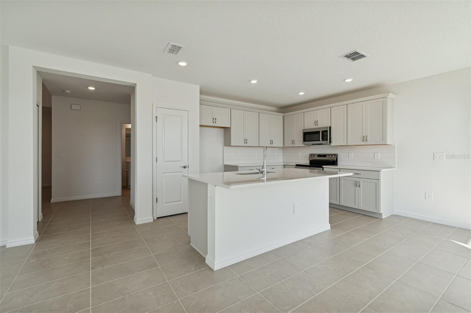 9018 OPTIMIST WAY — photo 7