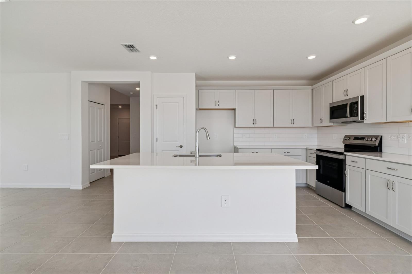 9018 OPTIMIST WAY — photo 8