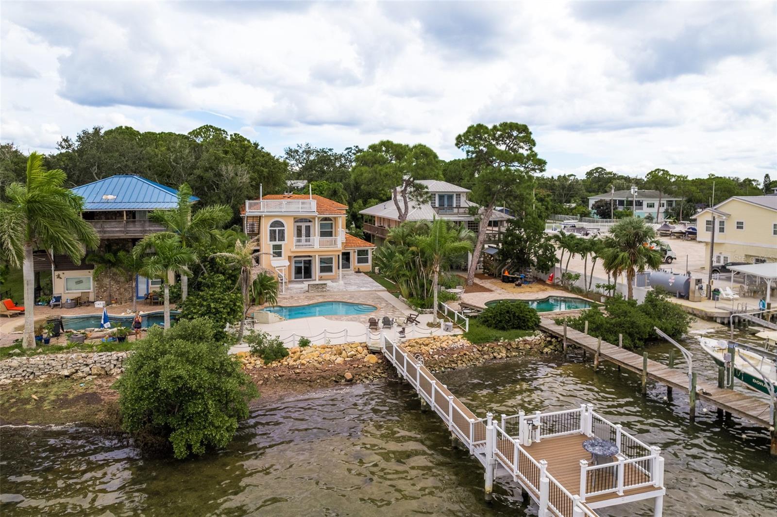 302 SHORE DR — photo 66