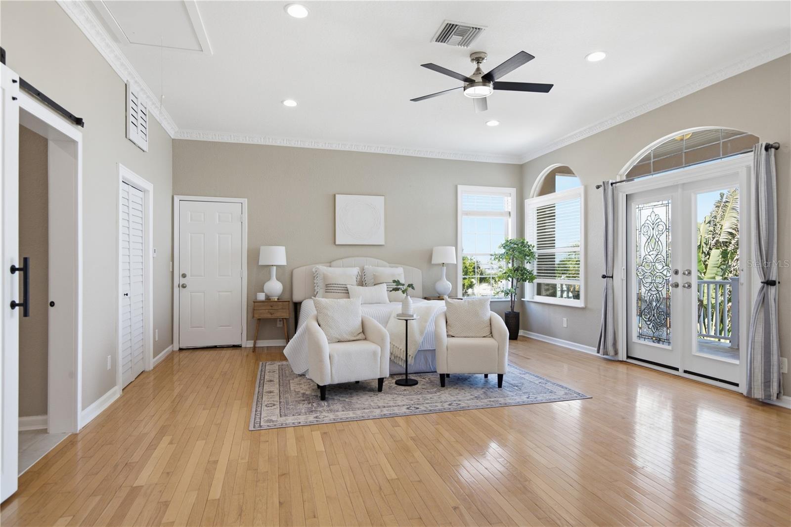 302 SHORE DR — photo 28