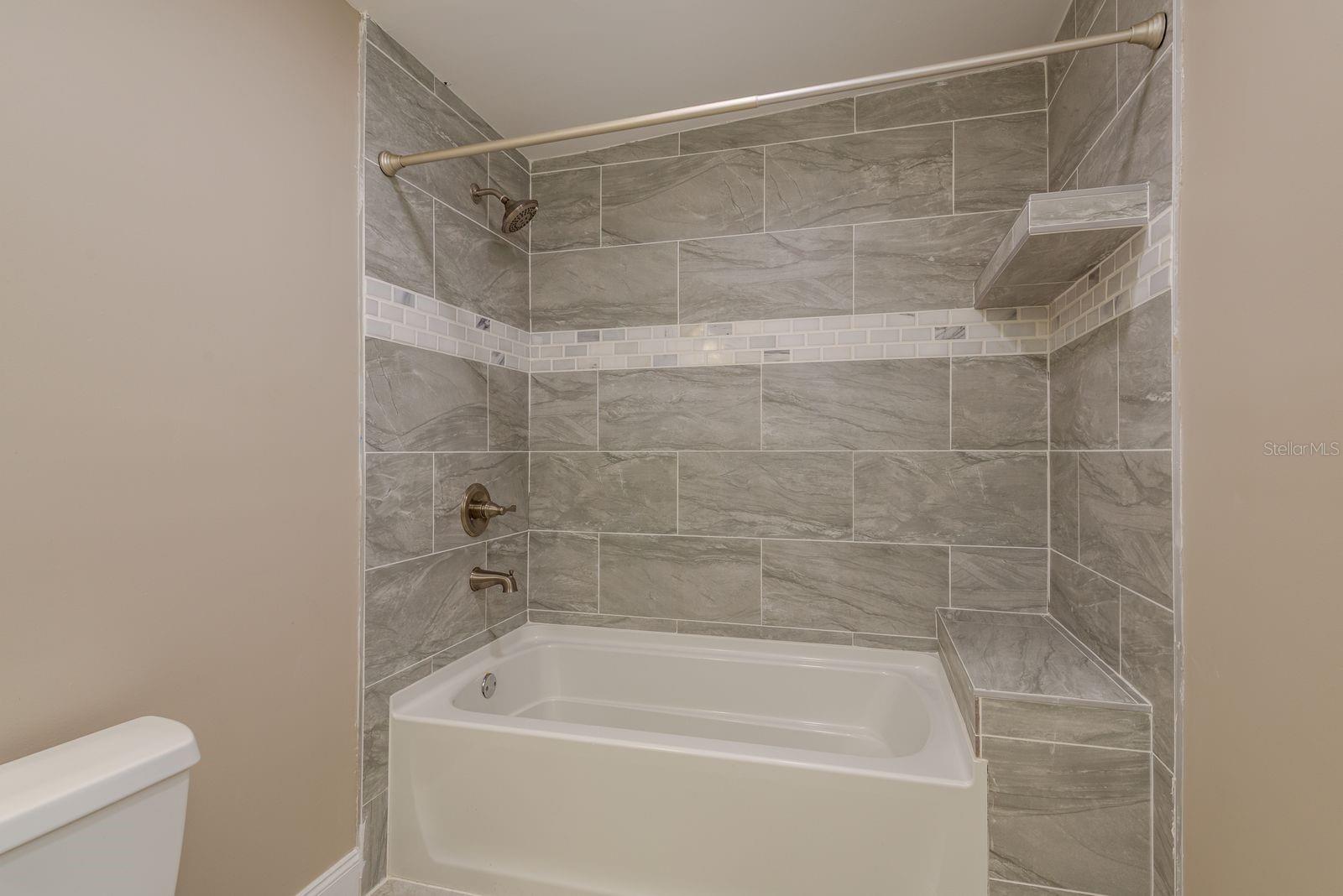 302 SHORE DR — photo 22