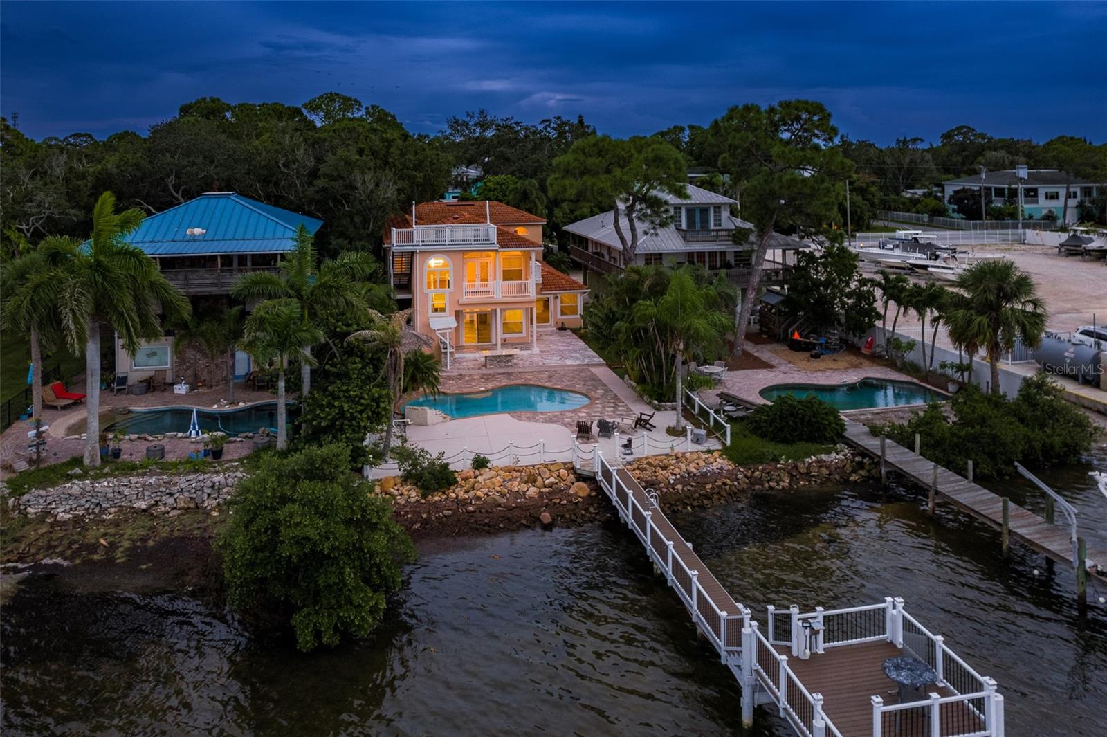 302 SHORE DR — photo 61