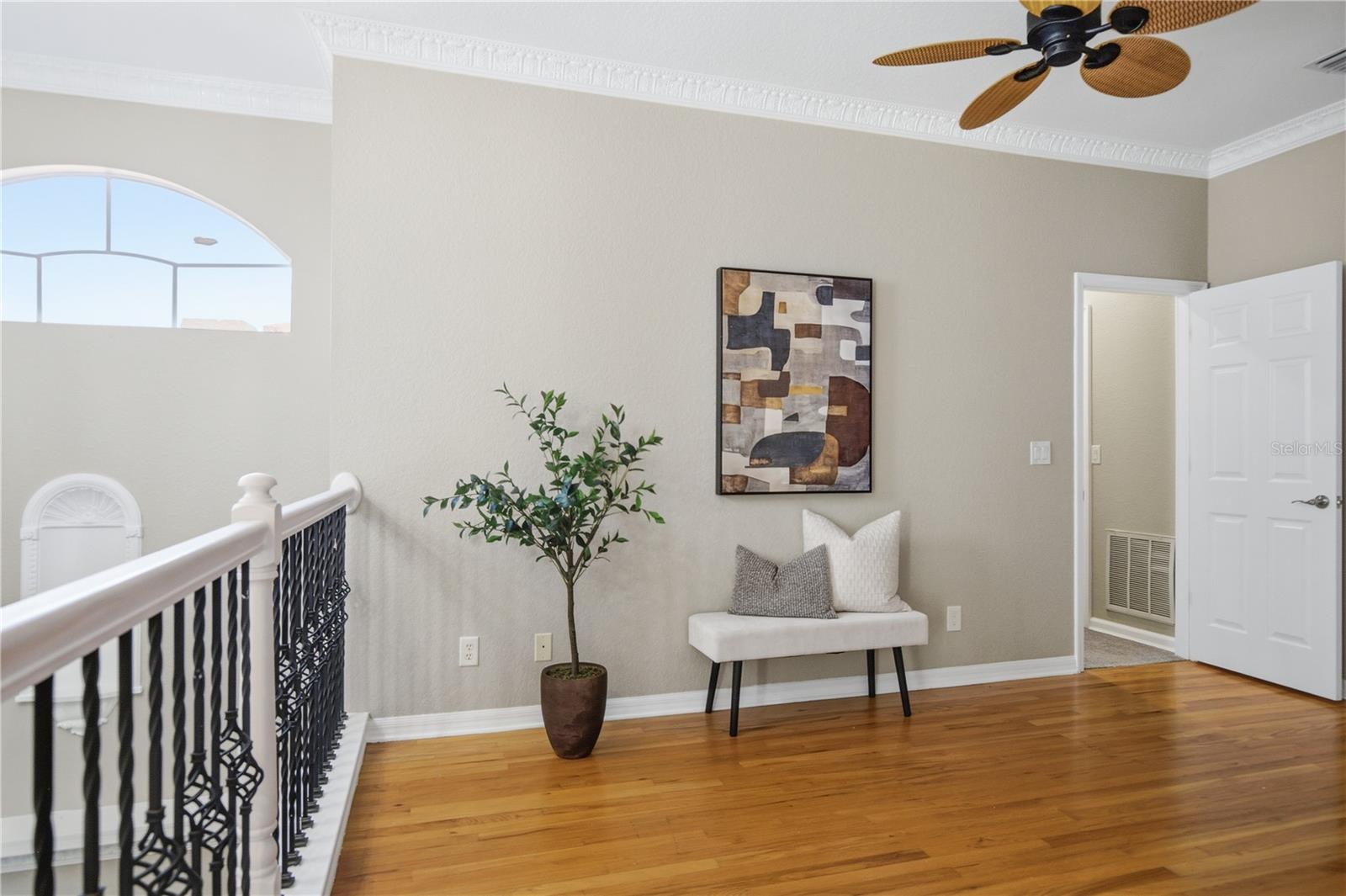 302 SHORE DR — photo 38