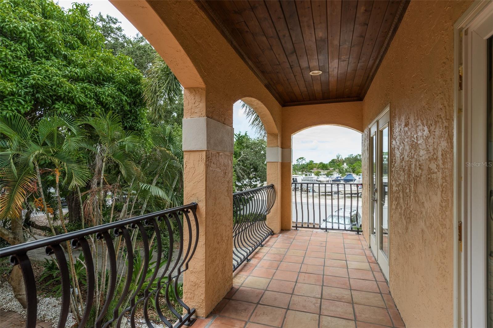 302 SHORE DR — photo 44