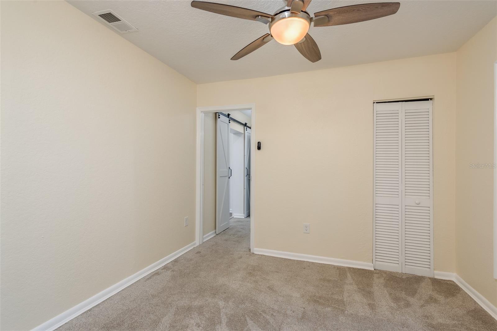 302 SHORE DR — photo 50