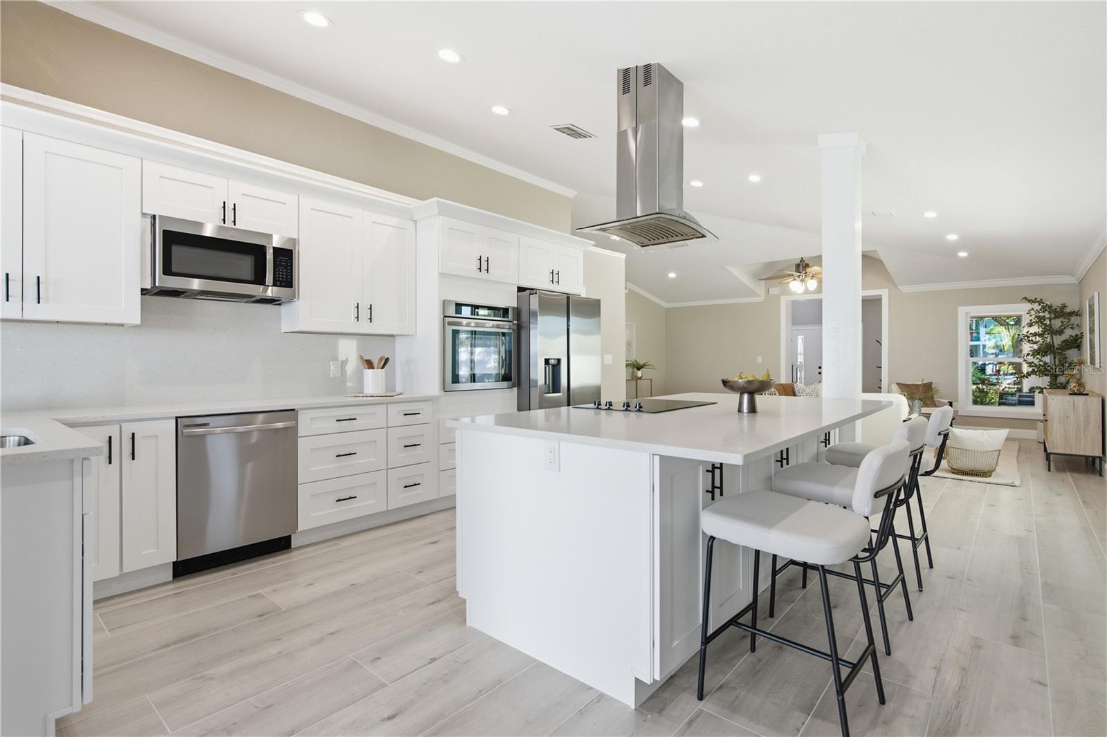 302 SHORE DR — photo 4