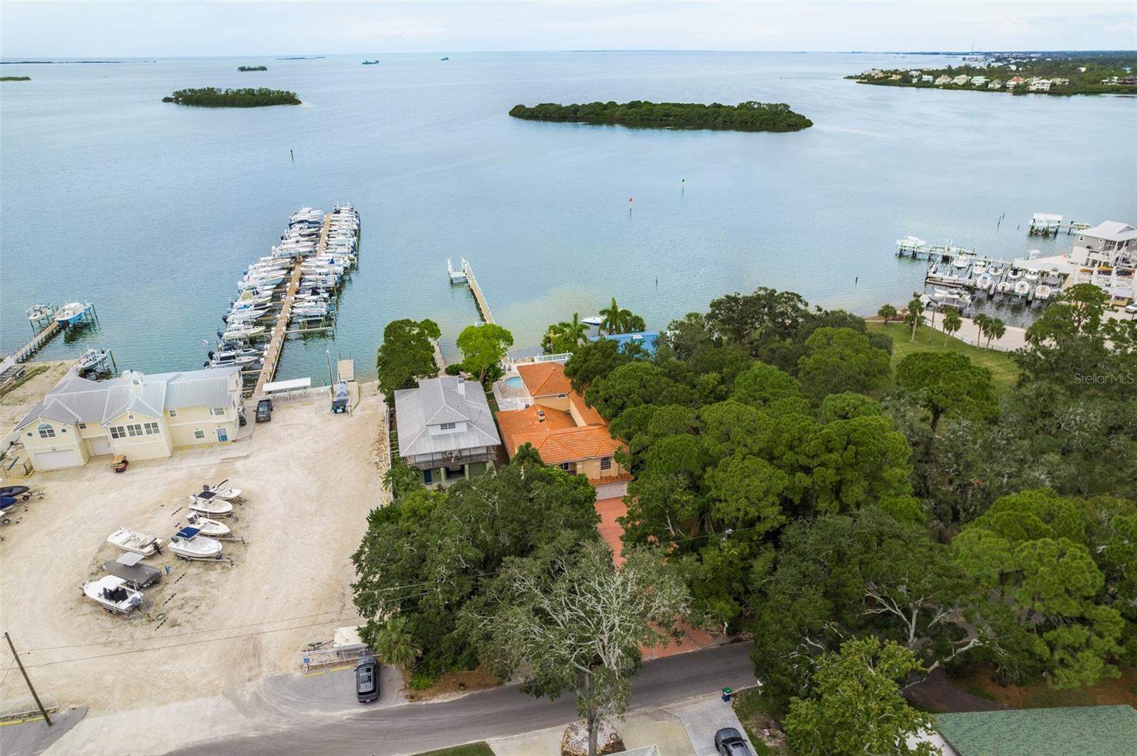 302 SHORE DR — photo 67