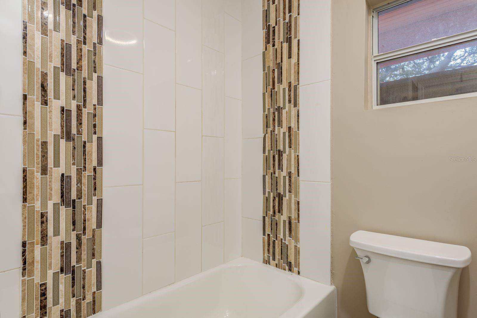 302 SHORE DR — photo 27