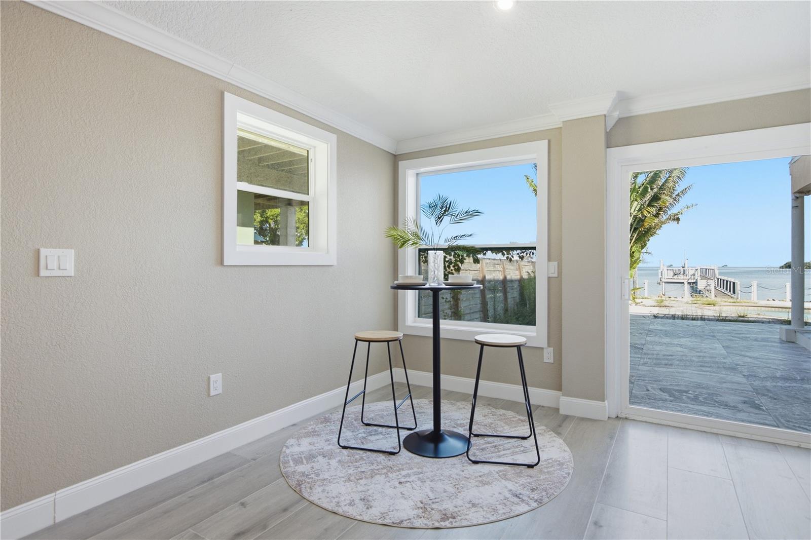 302 SHORE DR — photo 9