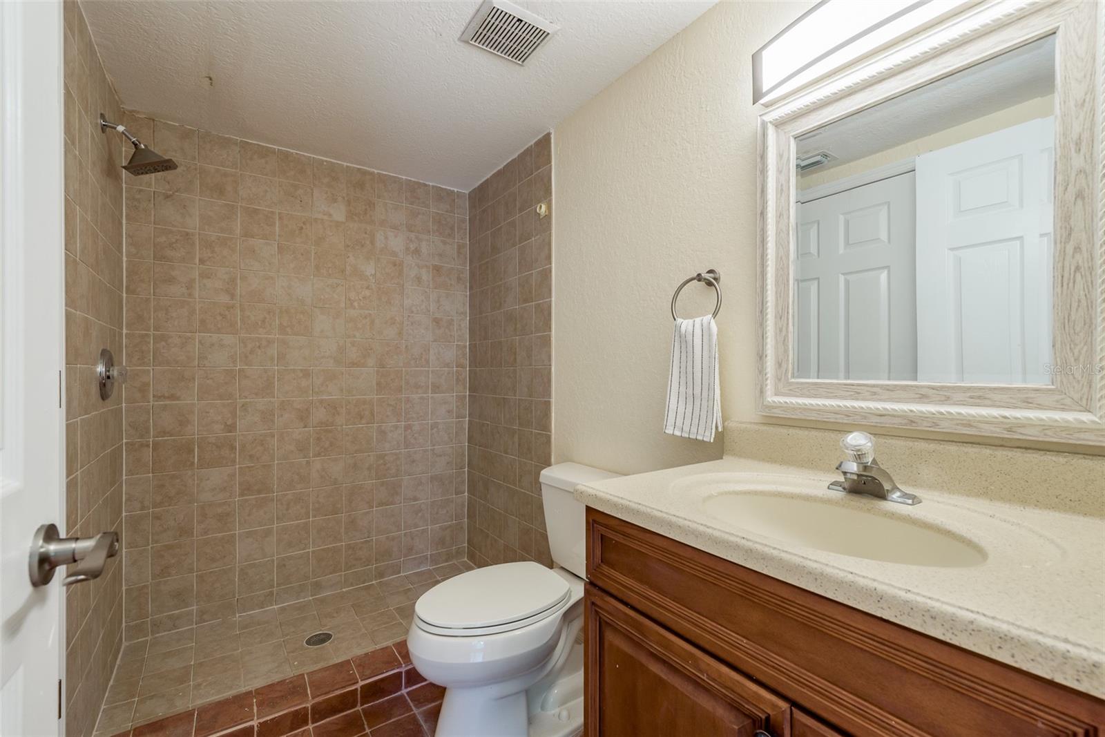 302 SHORE DR — photo 48