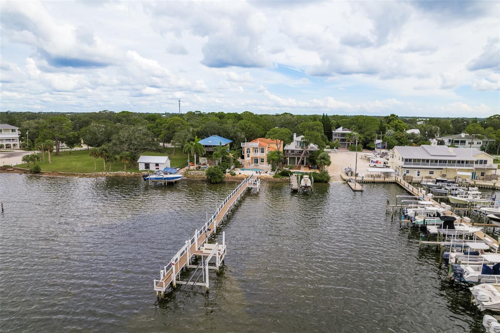 302 SHORE DR — photo 68