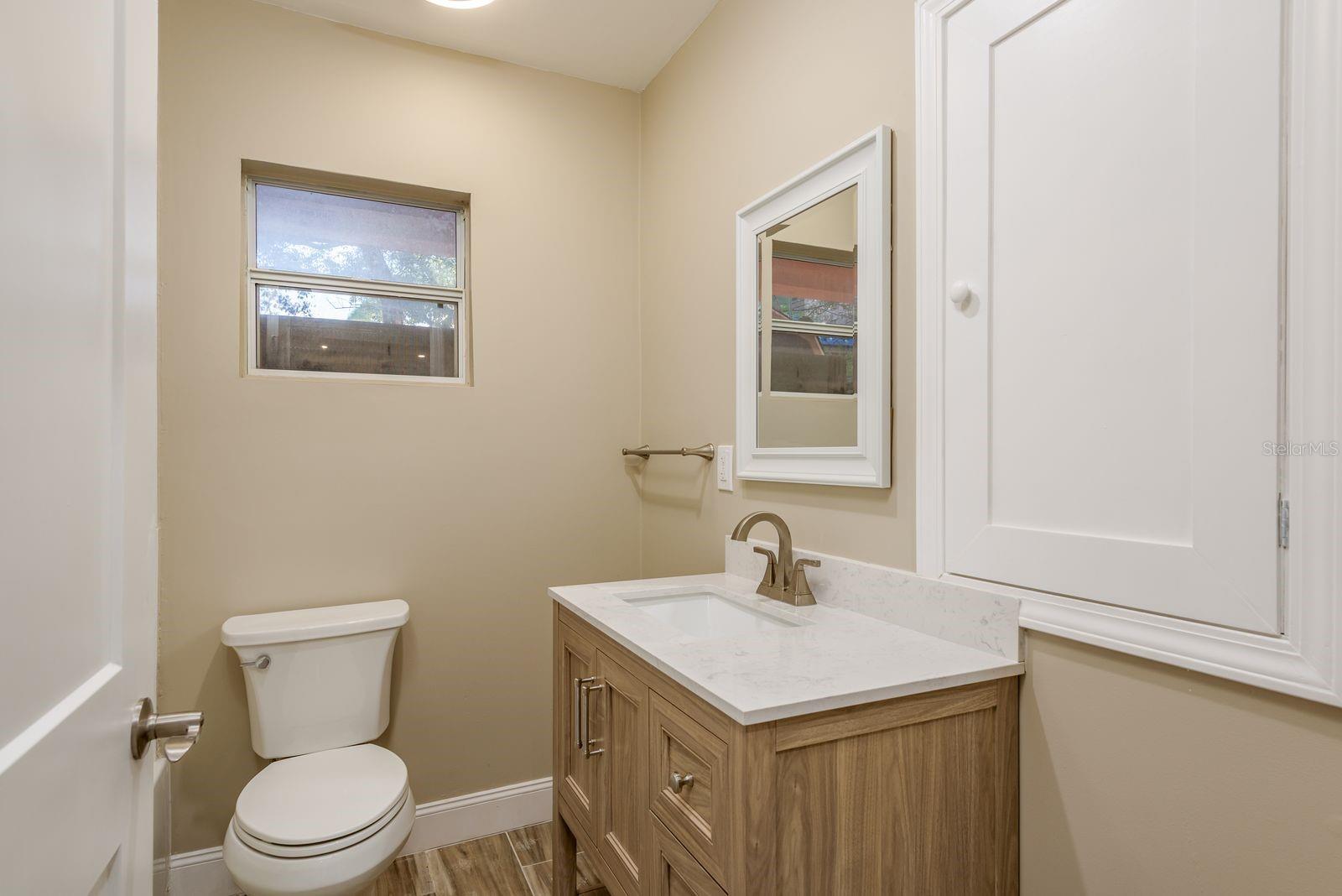 302 SHORE DR — photo 26