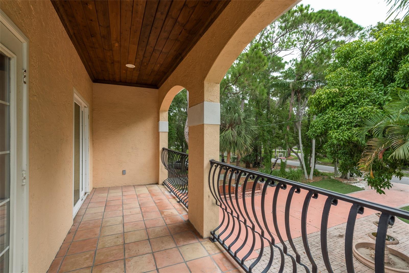 302 SHORE DR — photo 43