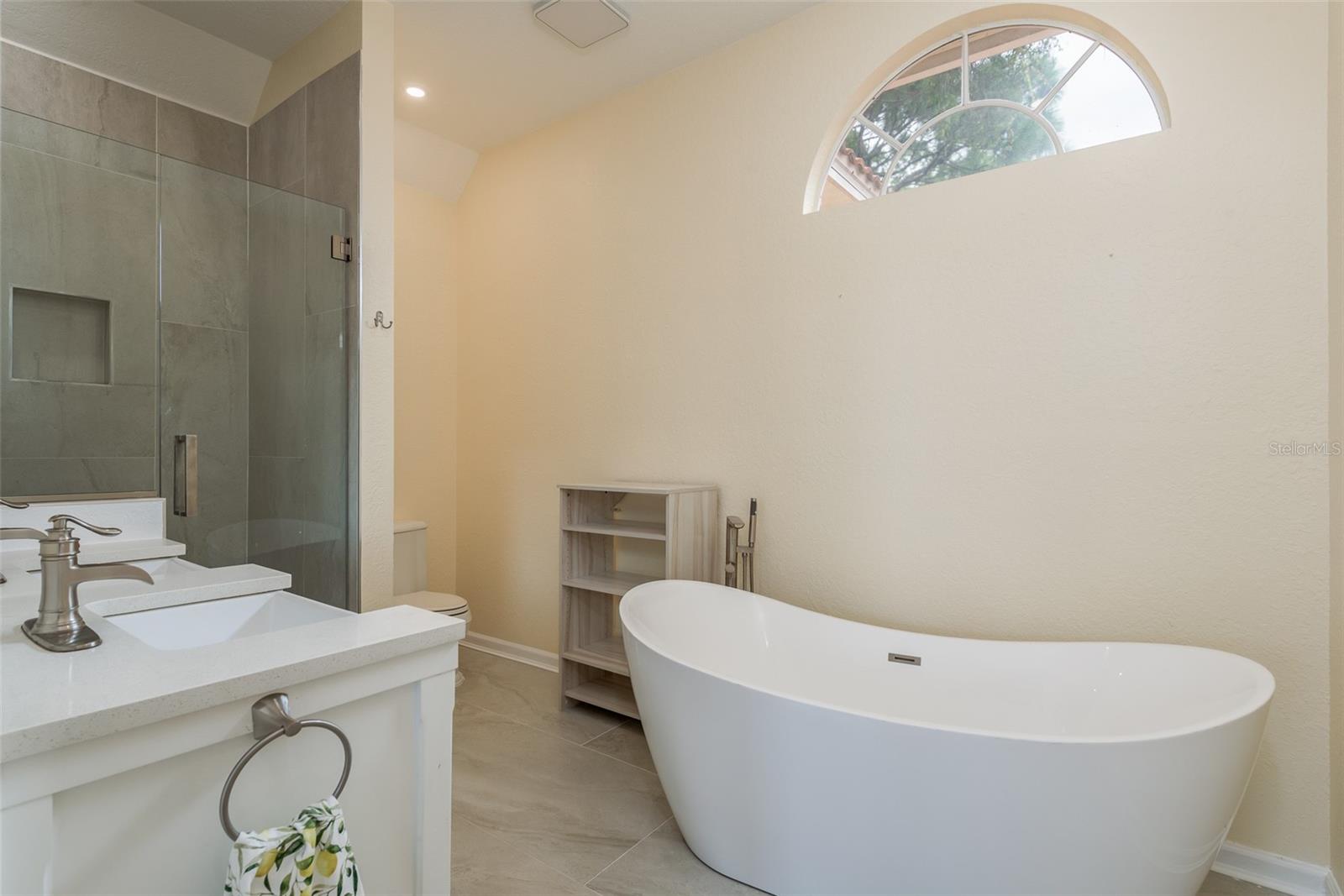 302 SHORE DR — photo 33