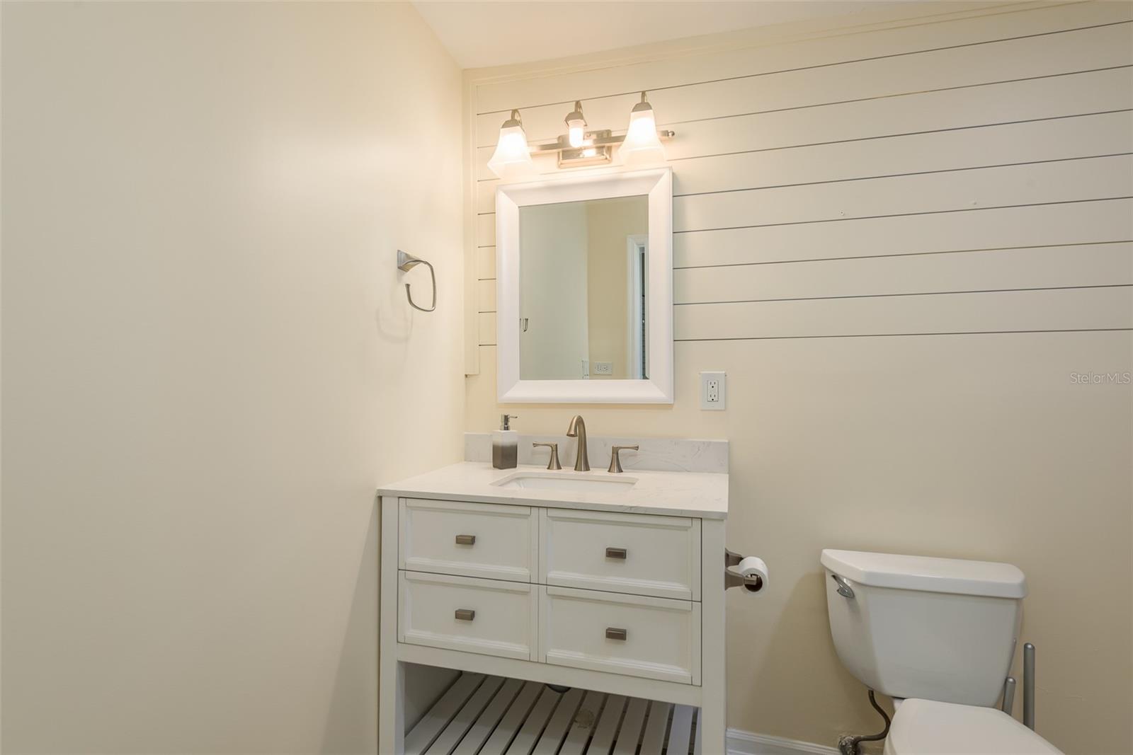 302 SHORE DR — photo 51