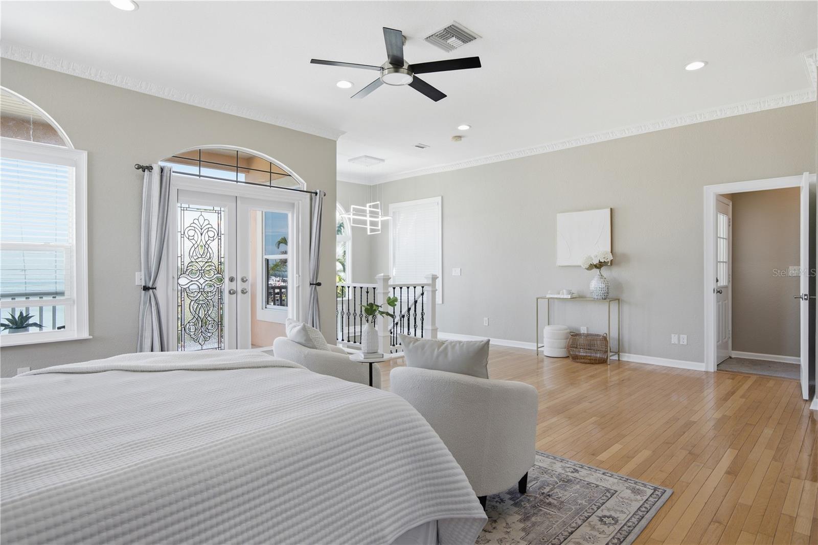 302 SHORE DR — photo 32