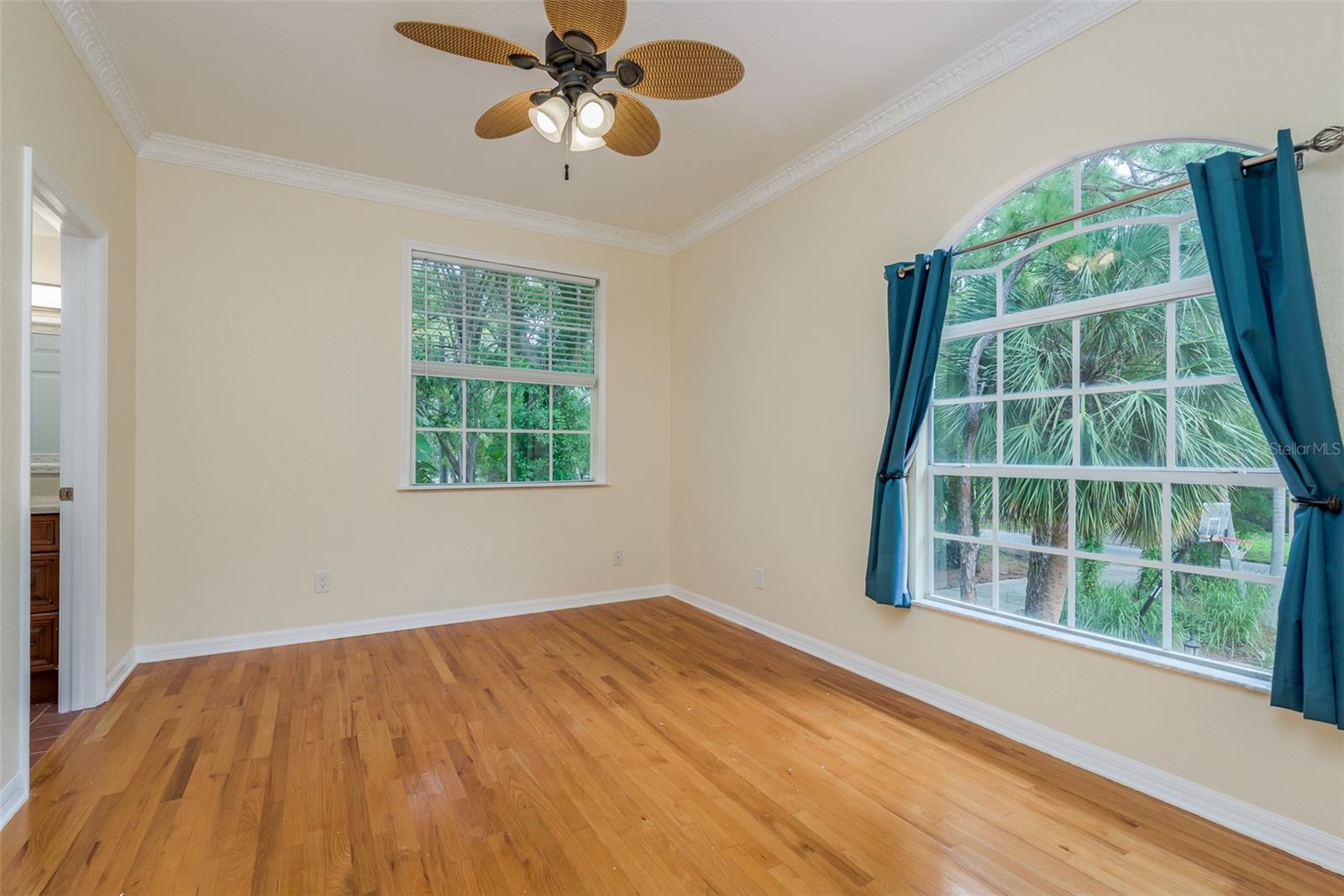 302 SHORE DR — photo 46