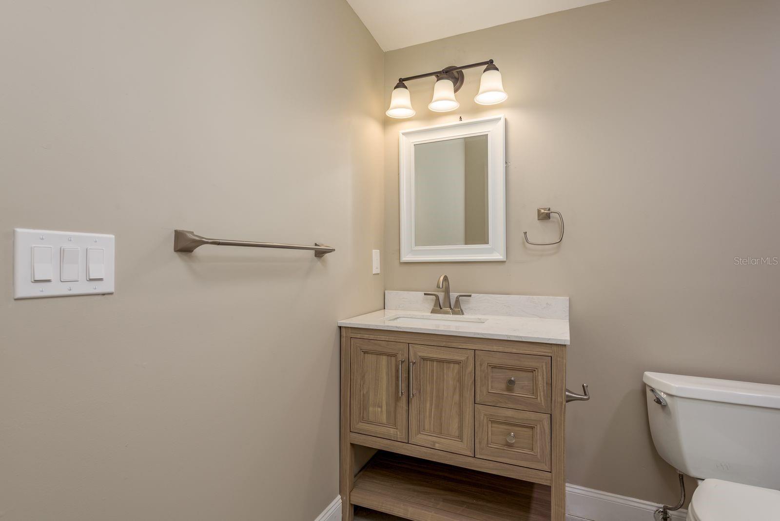 302 SHORE DR — photo 21