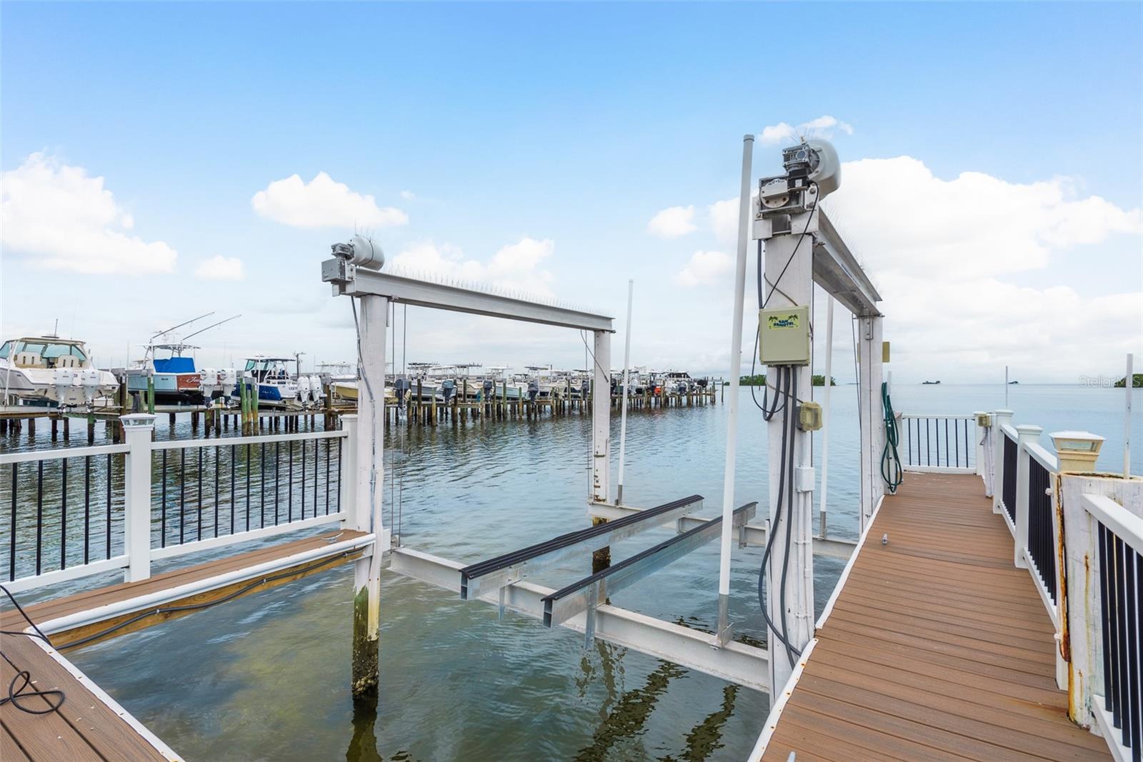 302 SHORE DR — photo 64