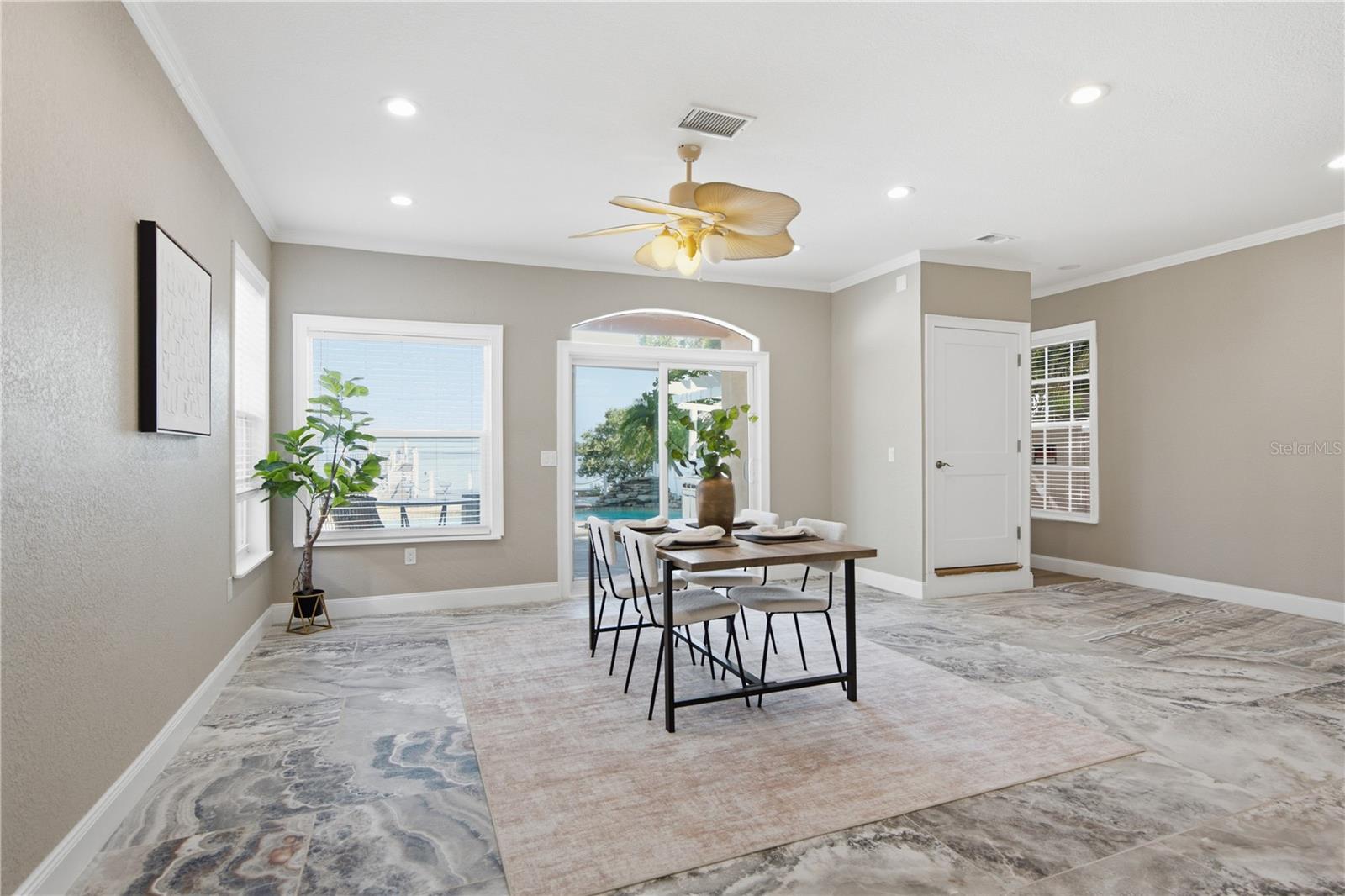 302 SHORE DR — photo 14