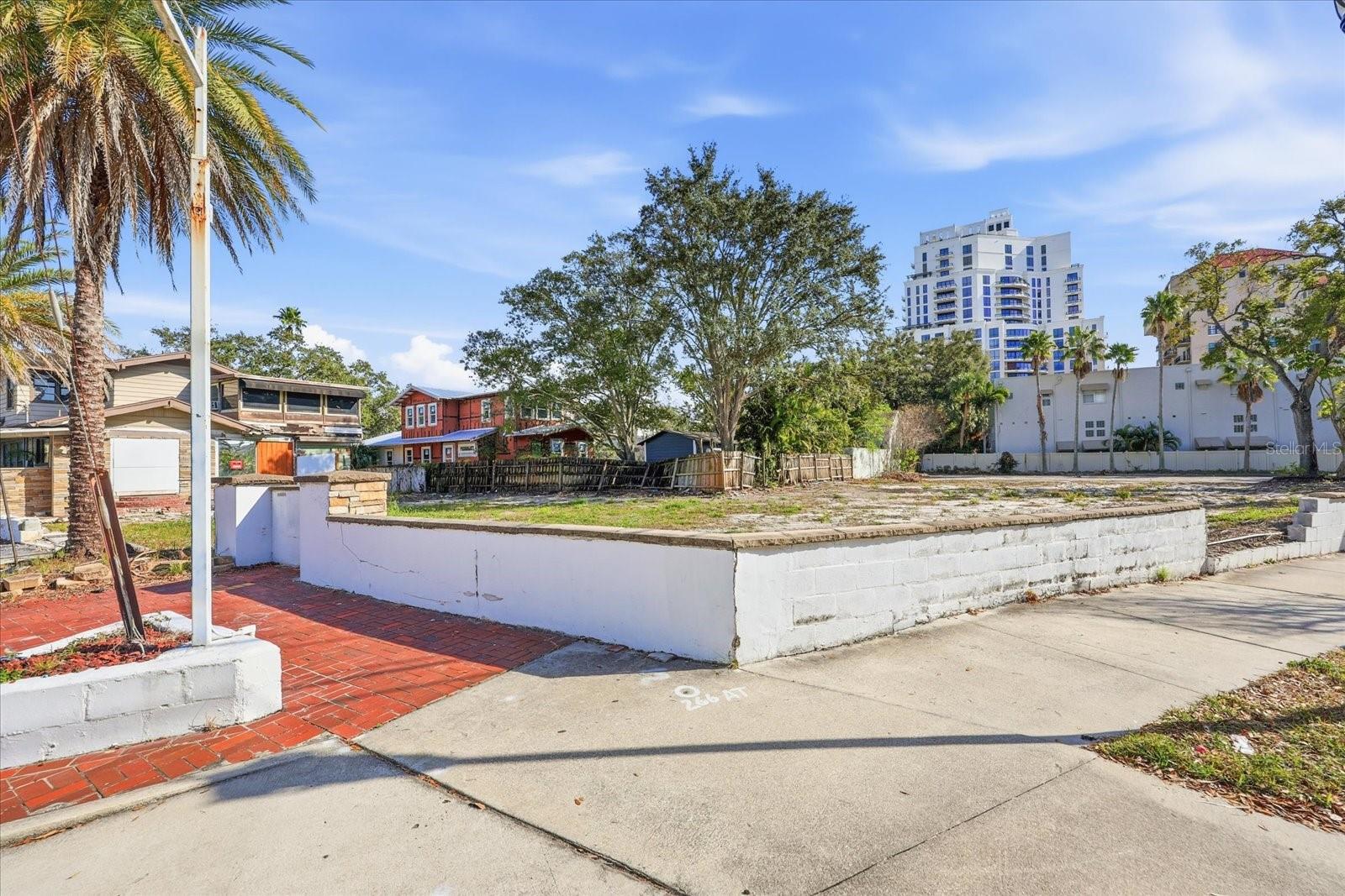 1401 S DESOTO AVE — photo 3