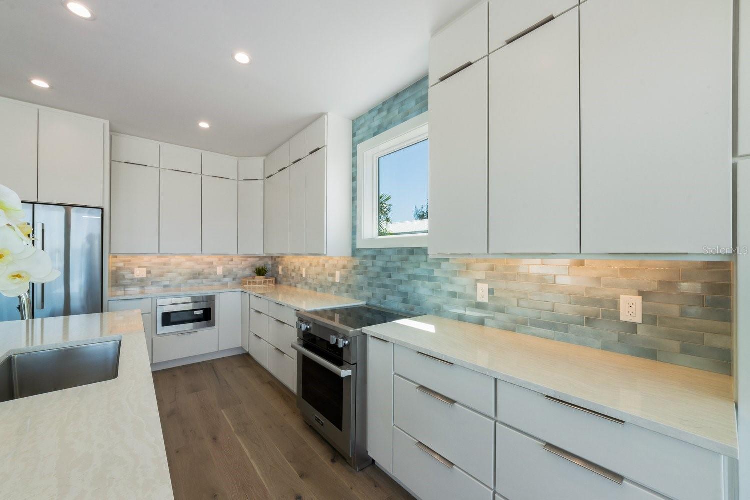 870 N SHORE DR — photo 14