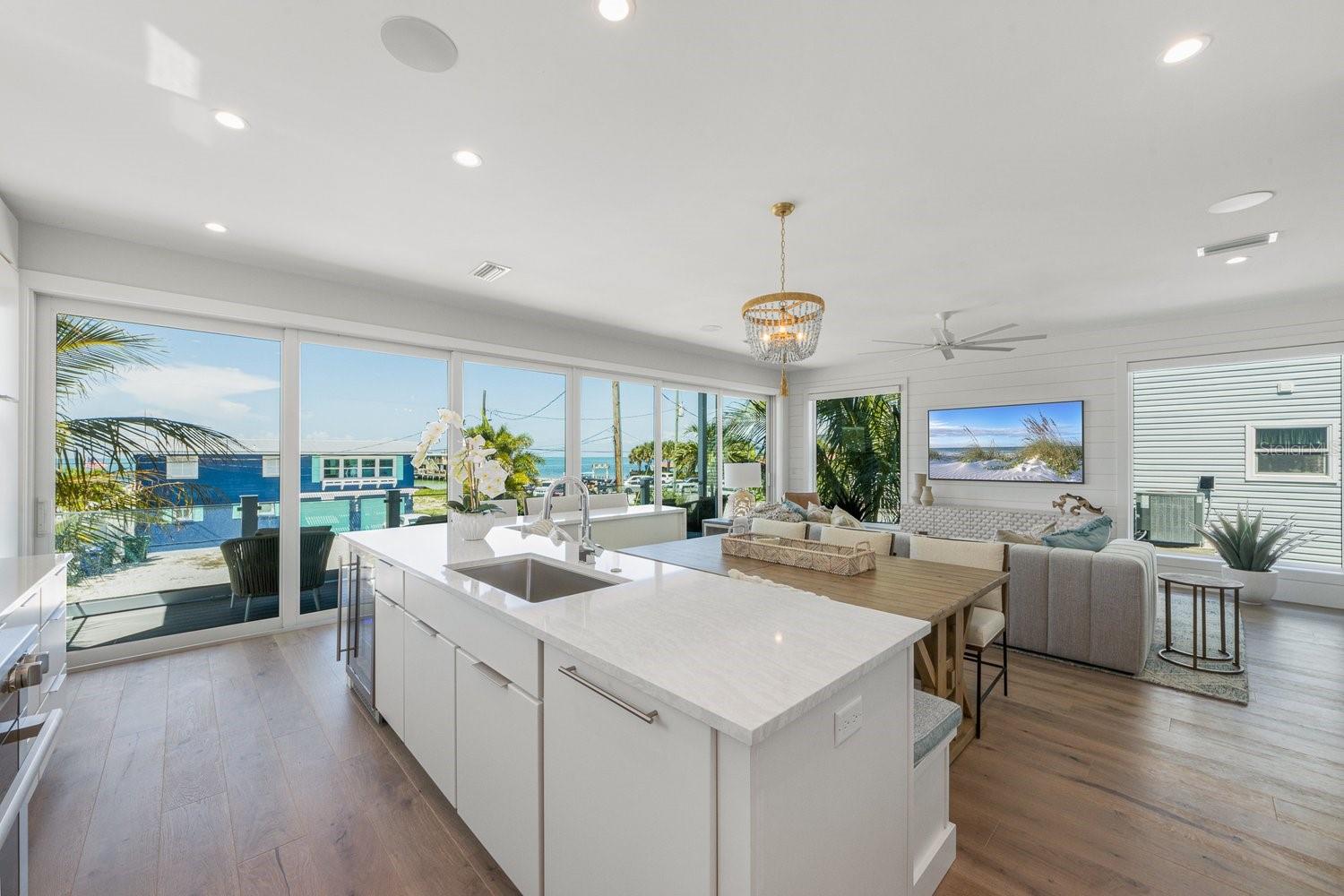 870 N SHORE DR — photo 15