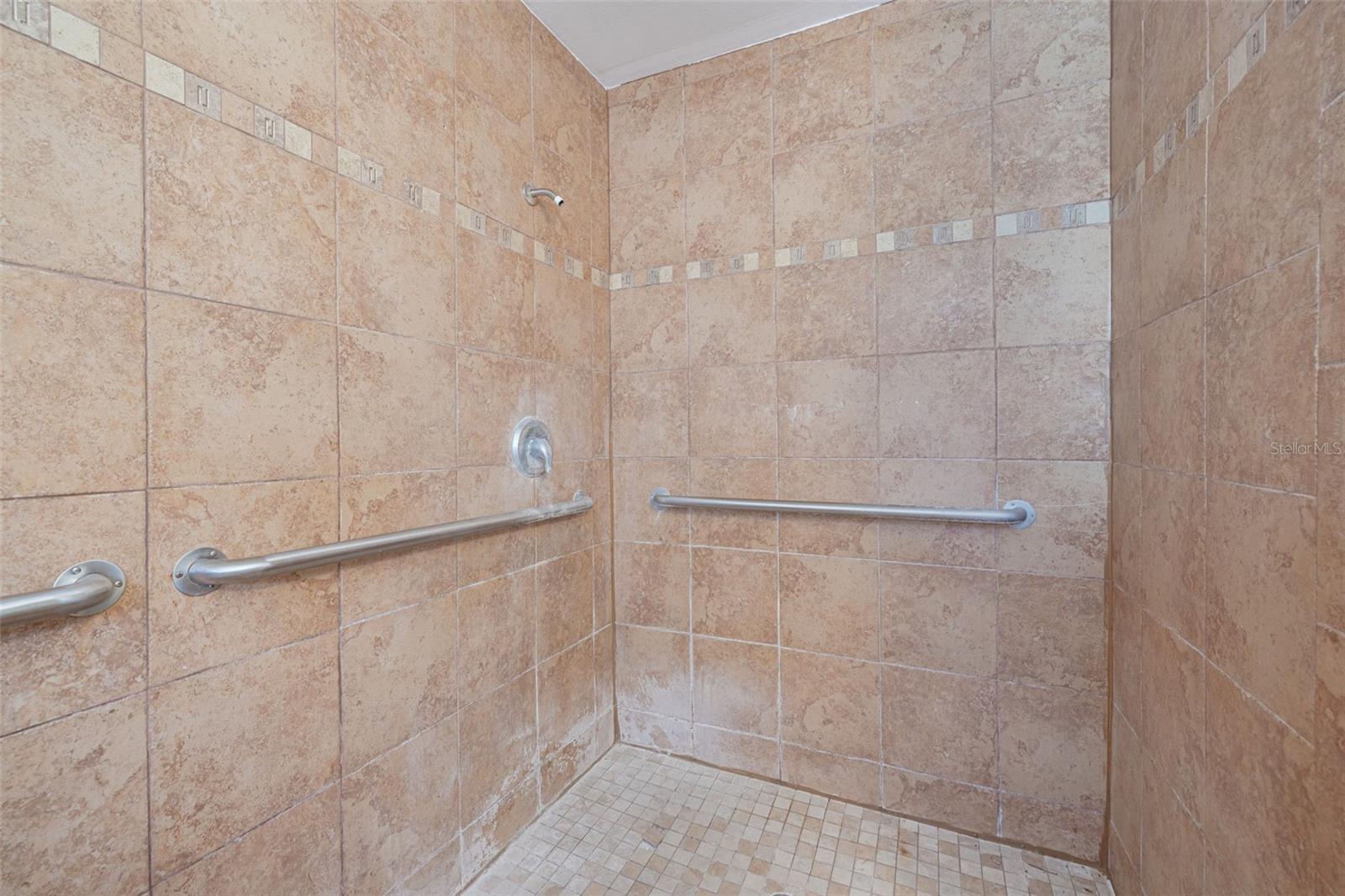 220 SCOTLAND ST — photo 24