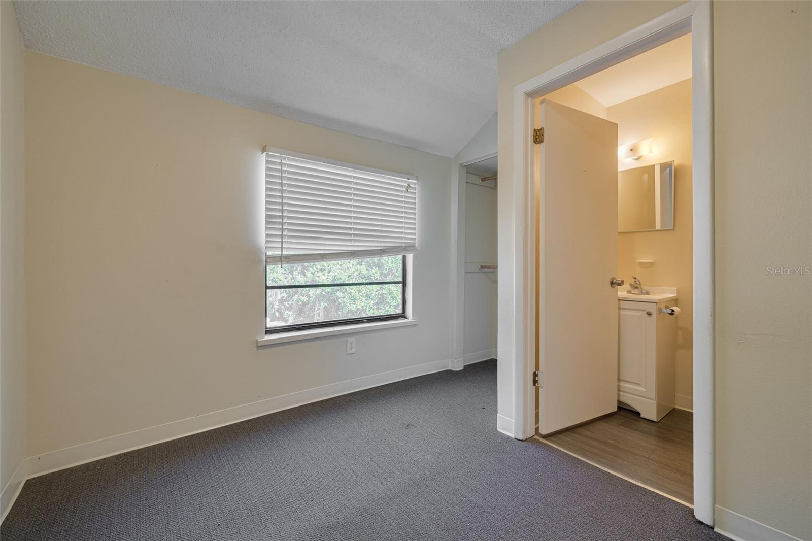 220 SCOTLAND ST — photo 34