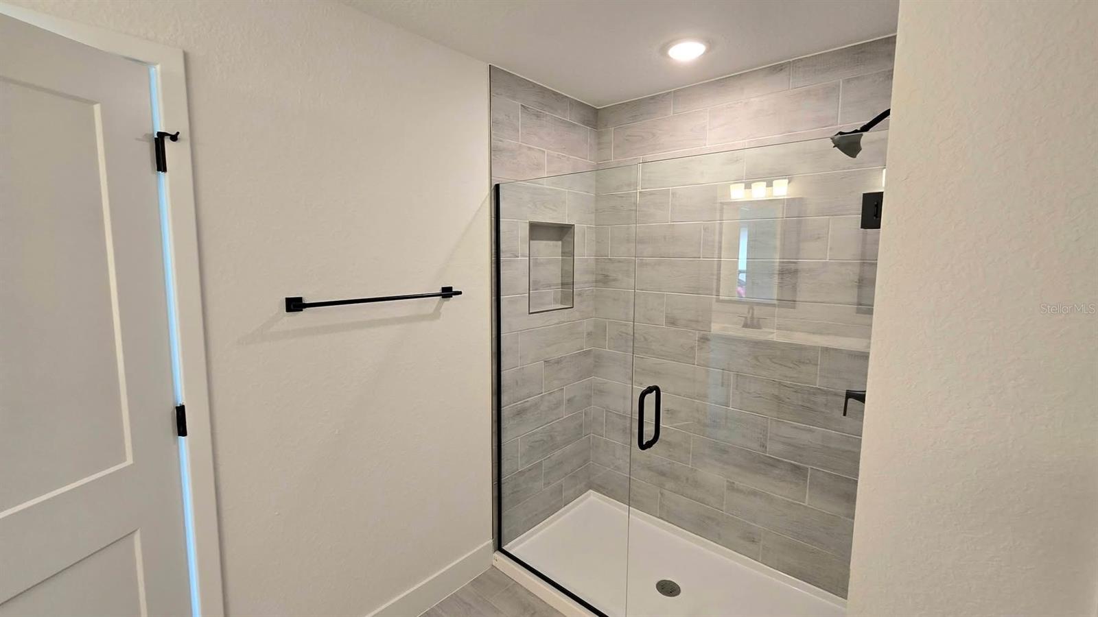 8267 EGGELSTOM AVE — photo 8