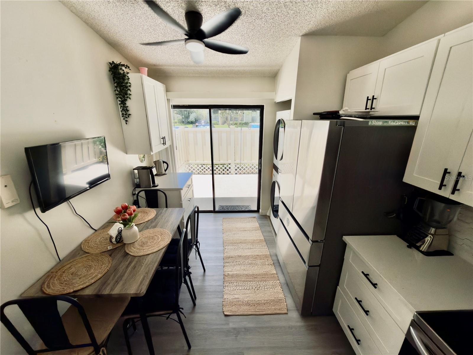 1333 SHADY PINE WAY #D — photo 4