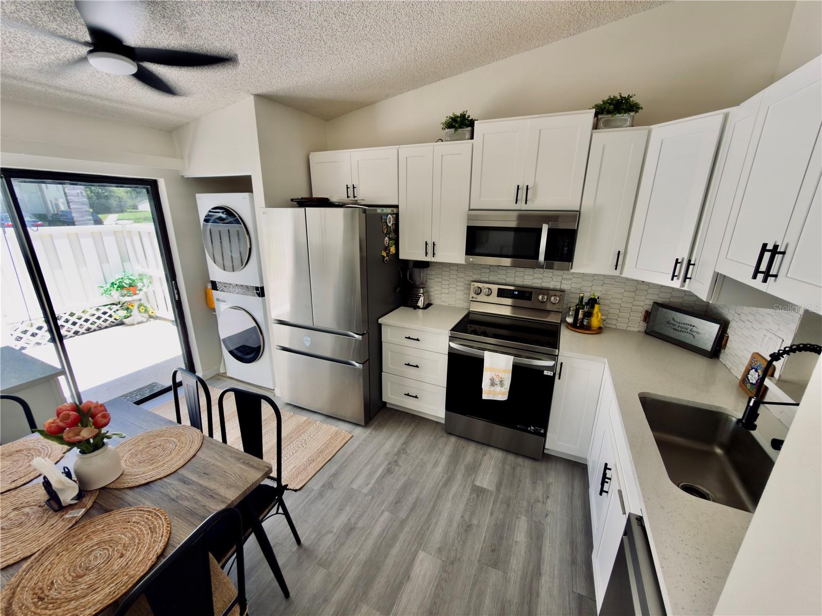1333 SHADY PINE WAY #D — photo 3