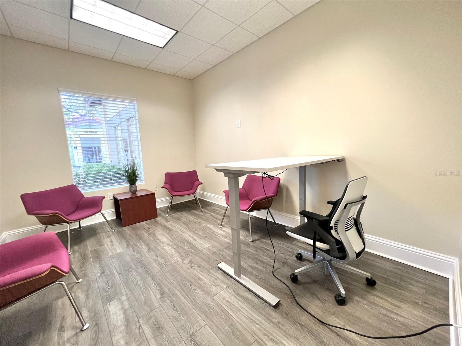 1550 W CLEVELAND ST #11 — photo 2