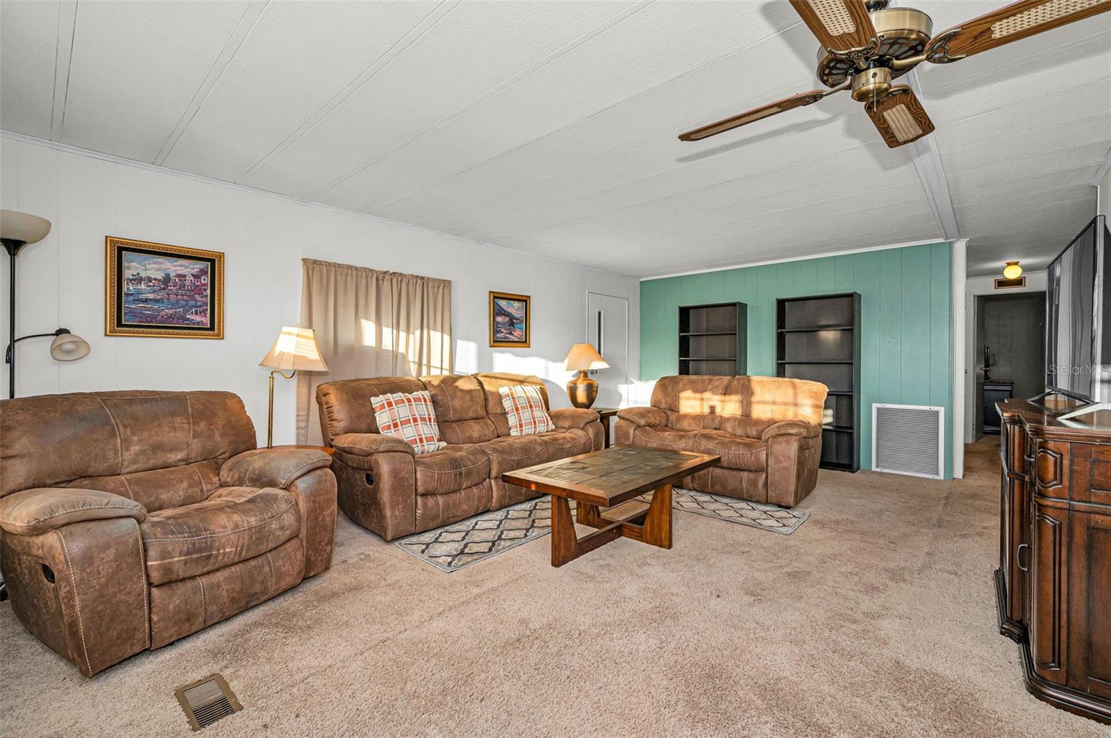 3318 CARNATION LN — photo 12
