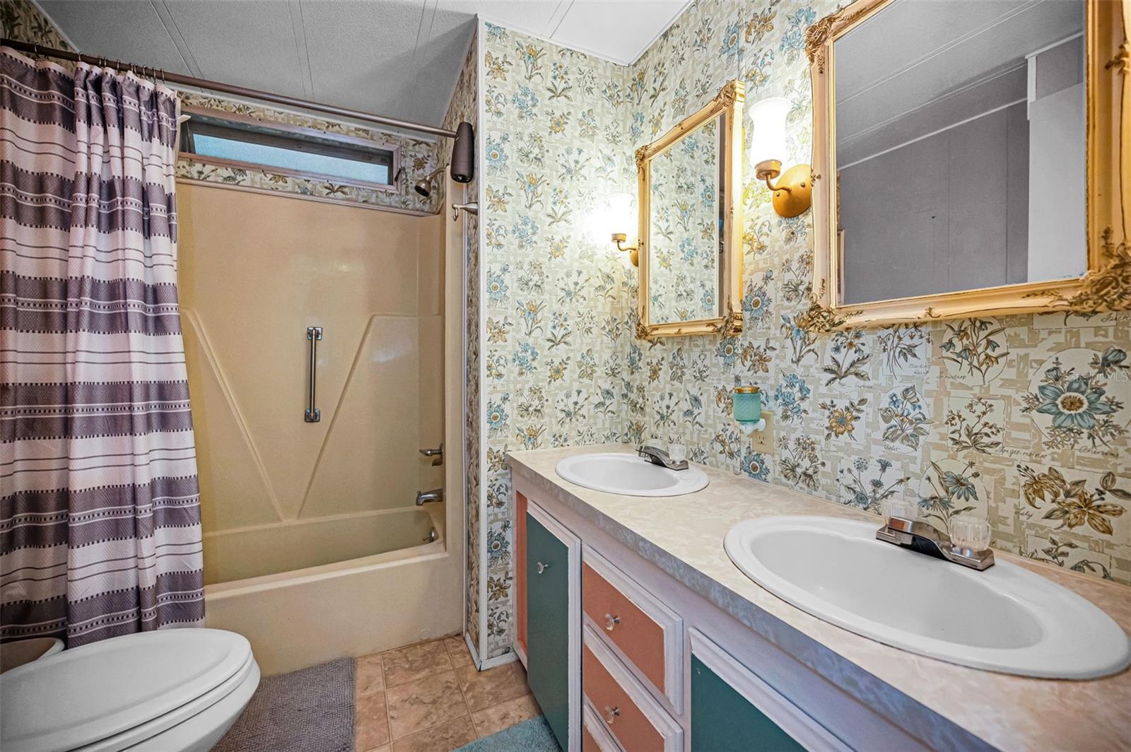 3318 CARNATION LN — photo 32