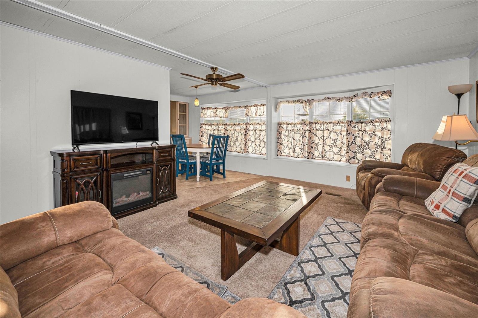 3318 CARNATION LN — photo 16