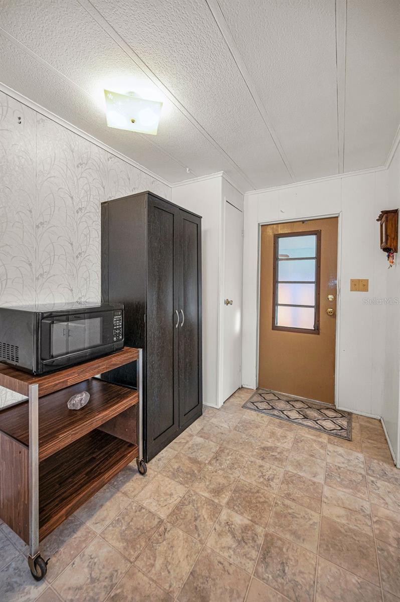 3318 CARNATION LN — photo 33