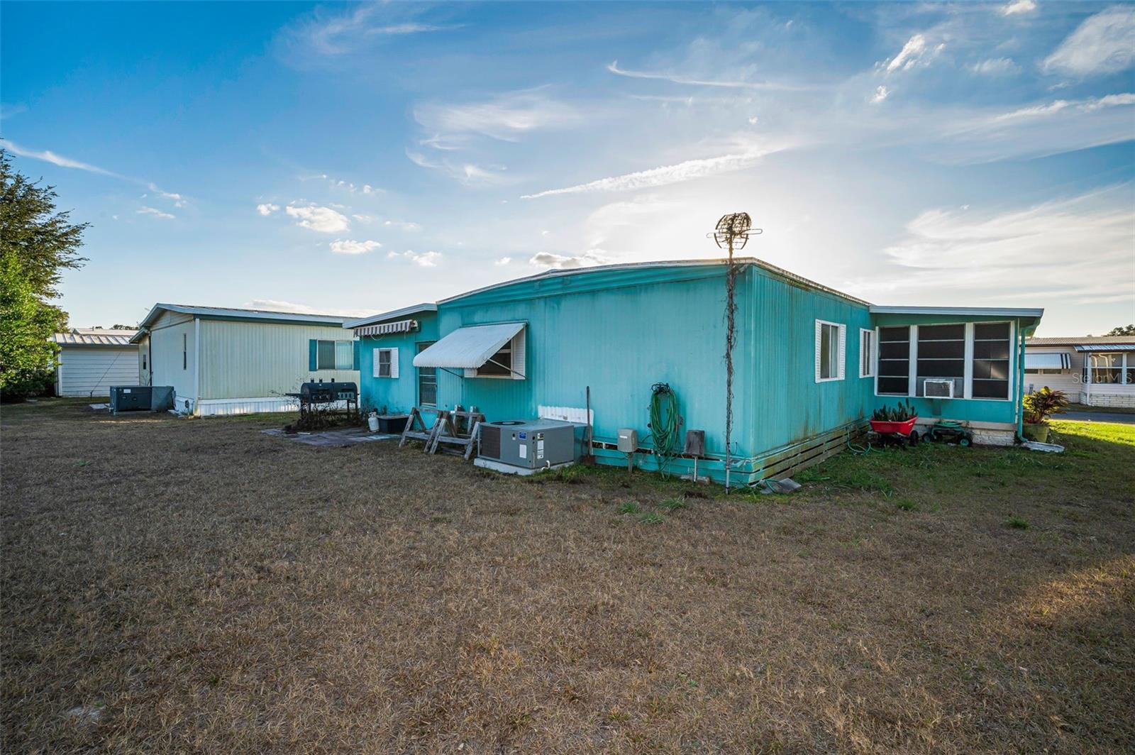 3318 CARNATION LN — photo 39