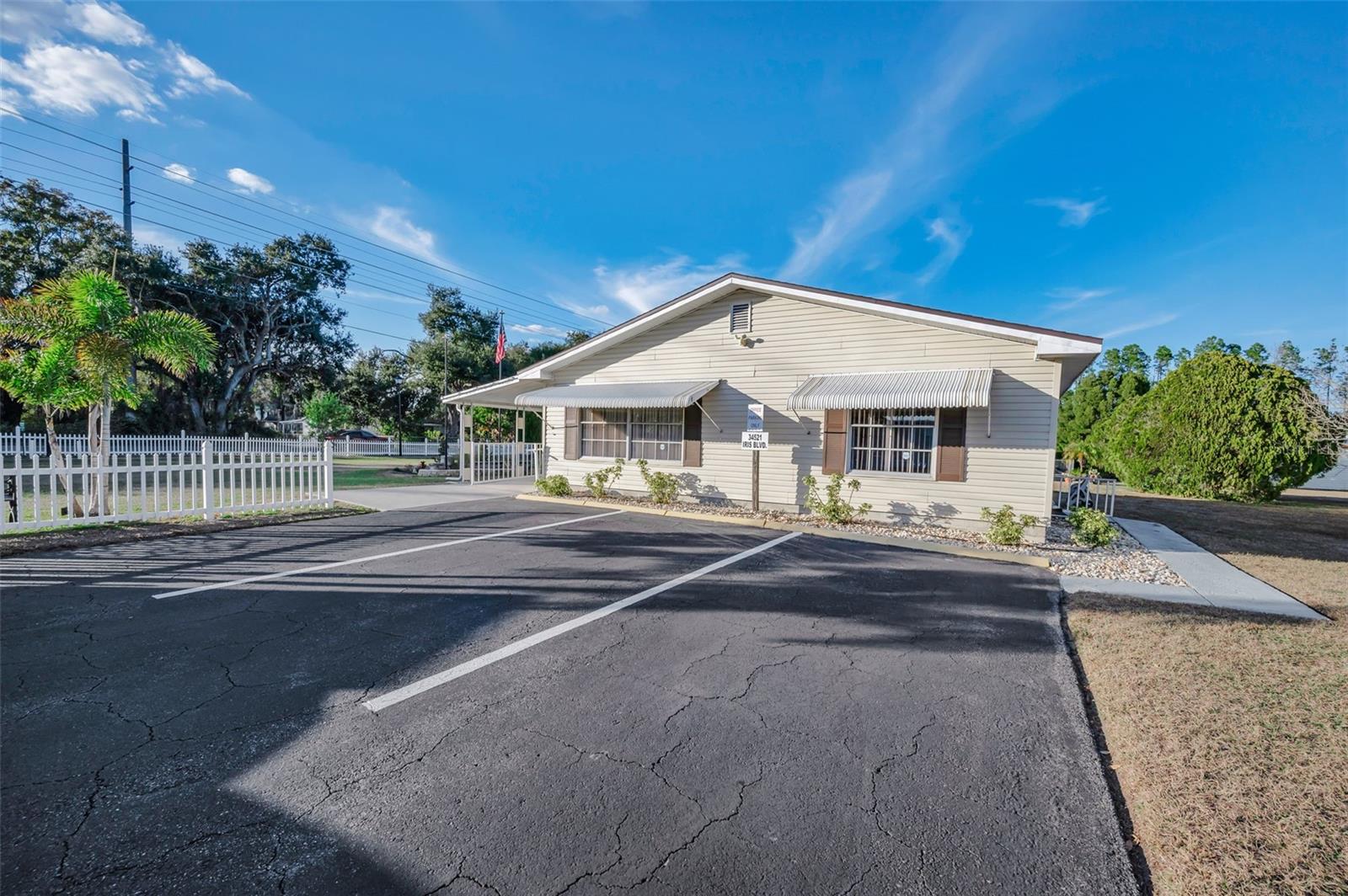 3318 CARNATION LN — photo 61